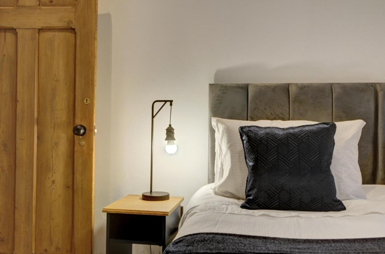 The Old Vicarage - Secure Parking, Fast Wifi, Garden Villa Leeds  Exteriör bild