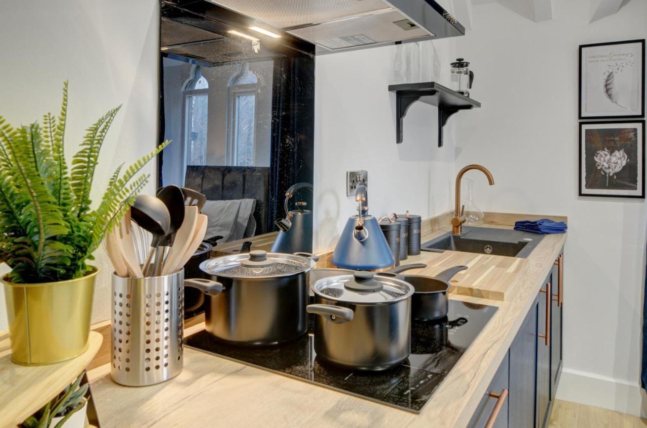 The Old Vicarage - Secure Parking, Fast Wifi, Garden Villa Leeds  Exteriör bild