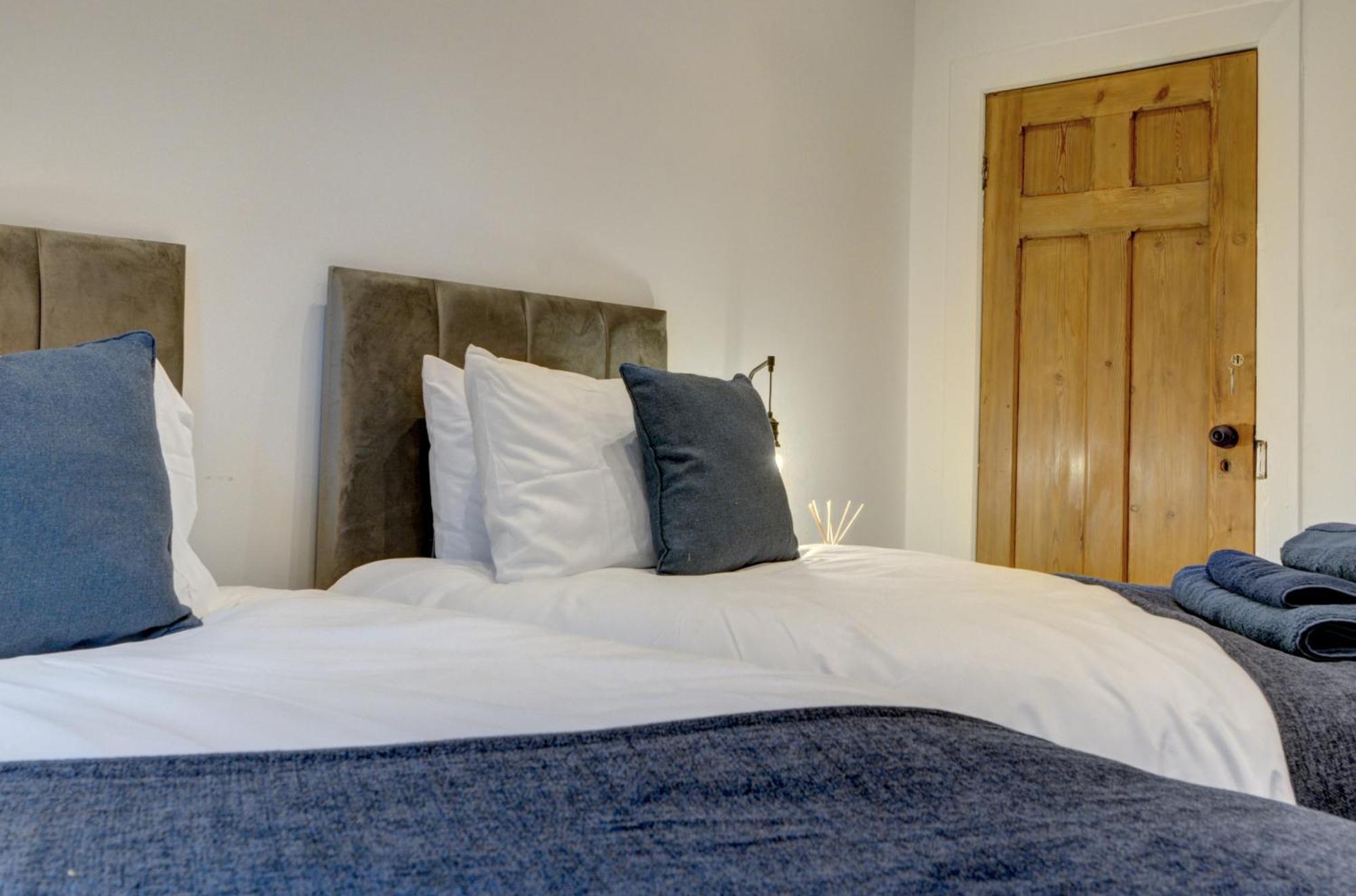 The Old Vicarage - Secure Parking, Fast Wifi, Garden Villa Leeds  Exteriör bild