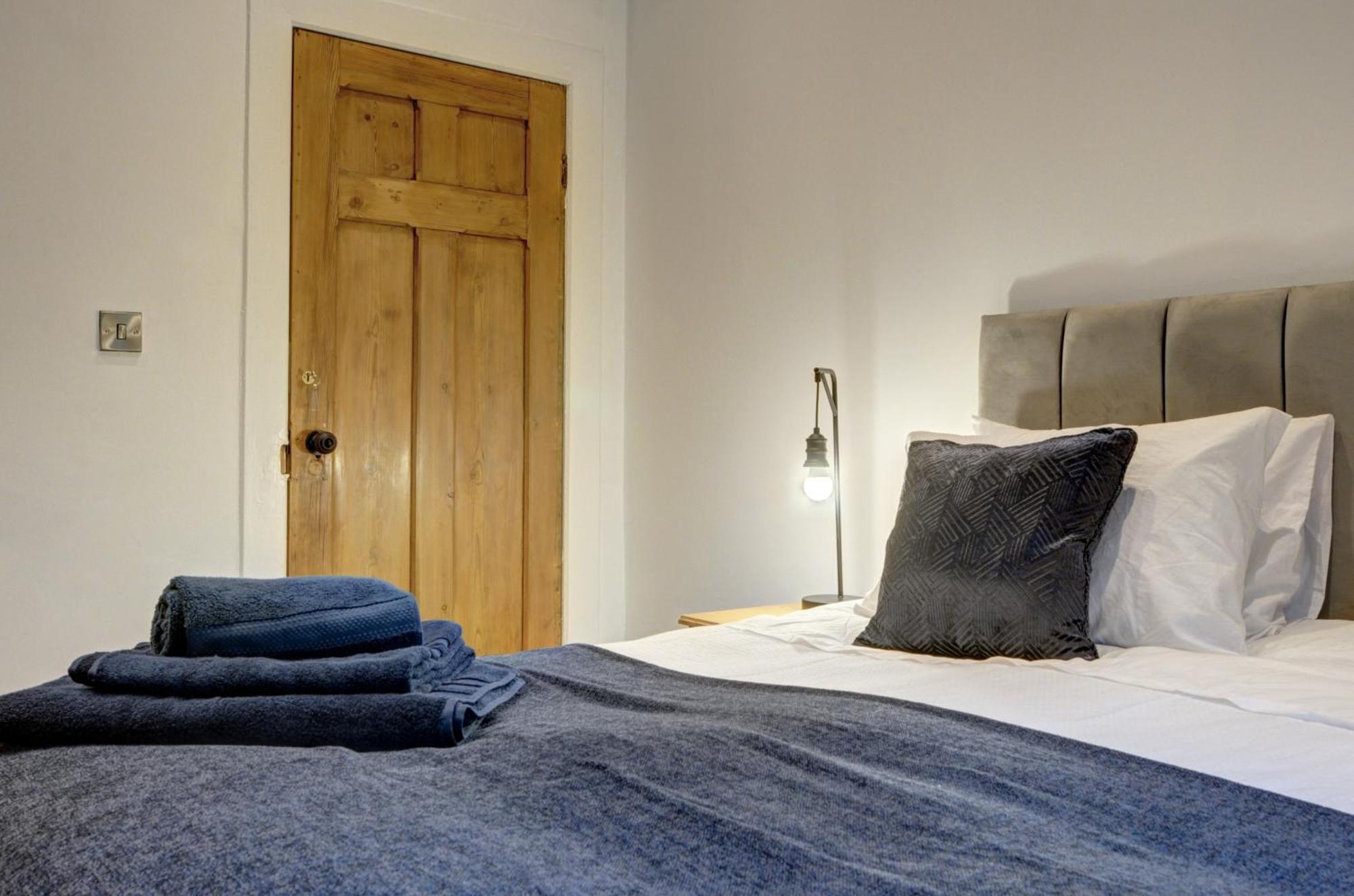 The Old Vicarage - Secure Parking, Fast Wifi, Garden Villa Leeds  Exteriör bild