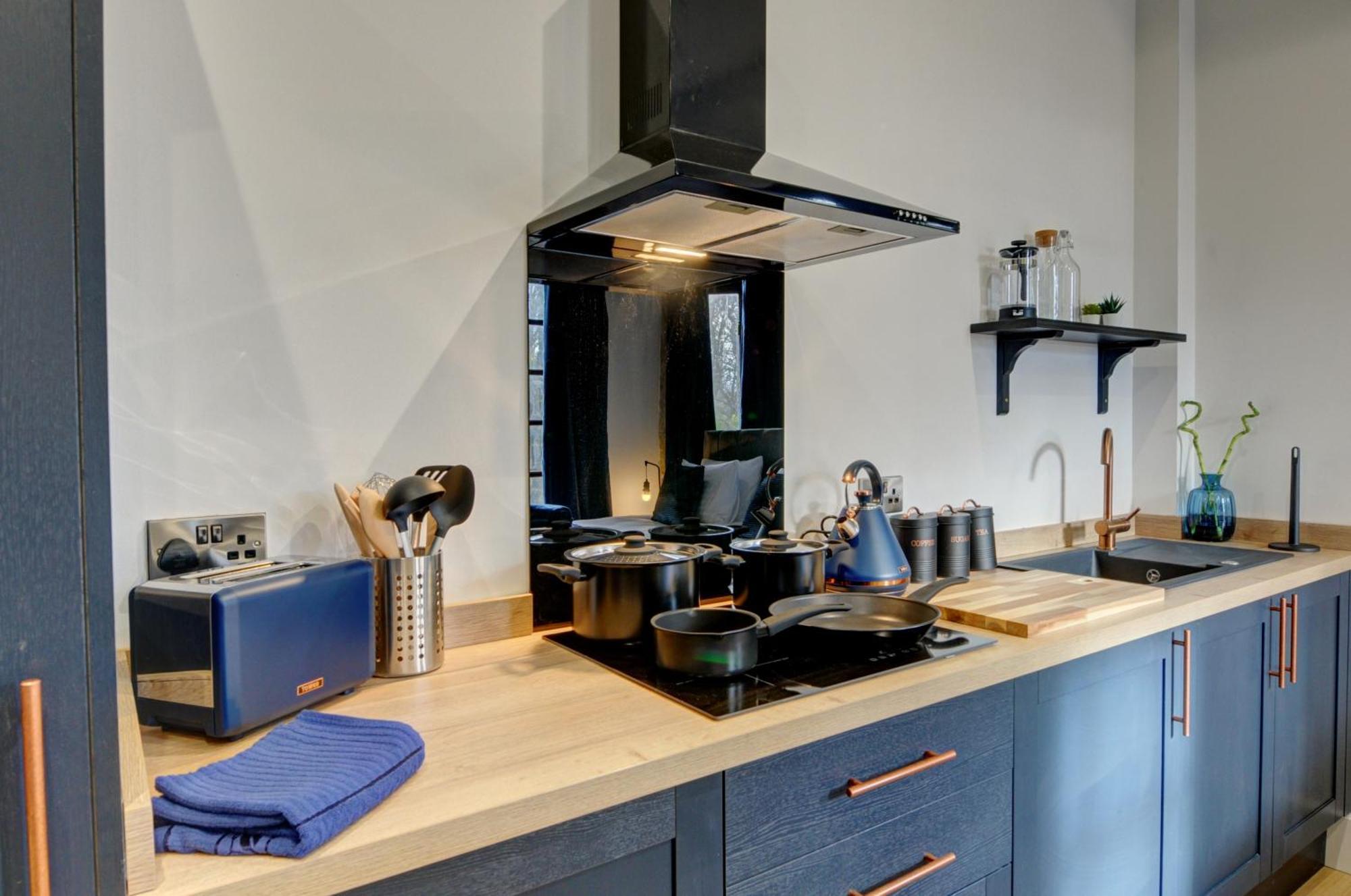 The Old Vicarage - Secure Parking, Fast Wifi, Garden Villa Leeds  Exteriör bild
