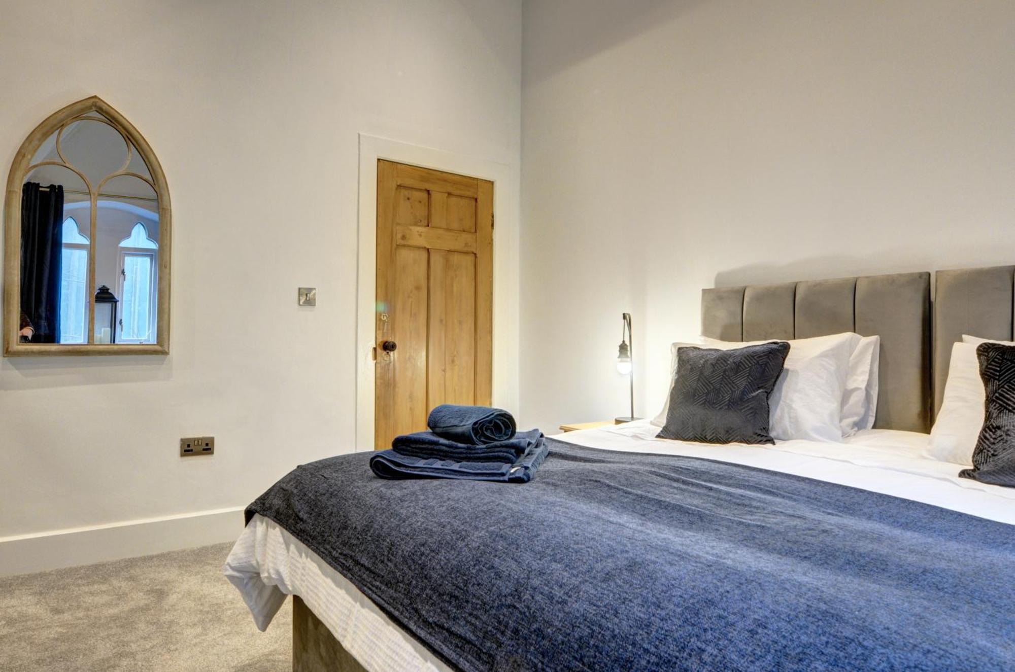 The Old Vicarage - Secure Parking, Fast Wifi, Garden Villa Leeds  Exteriör bild